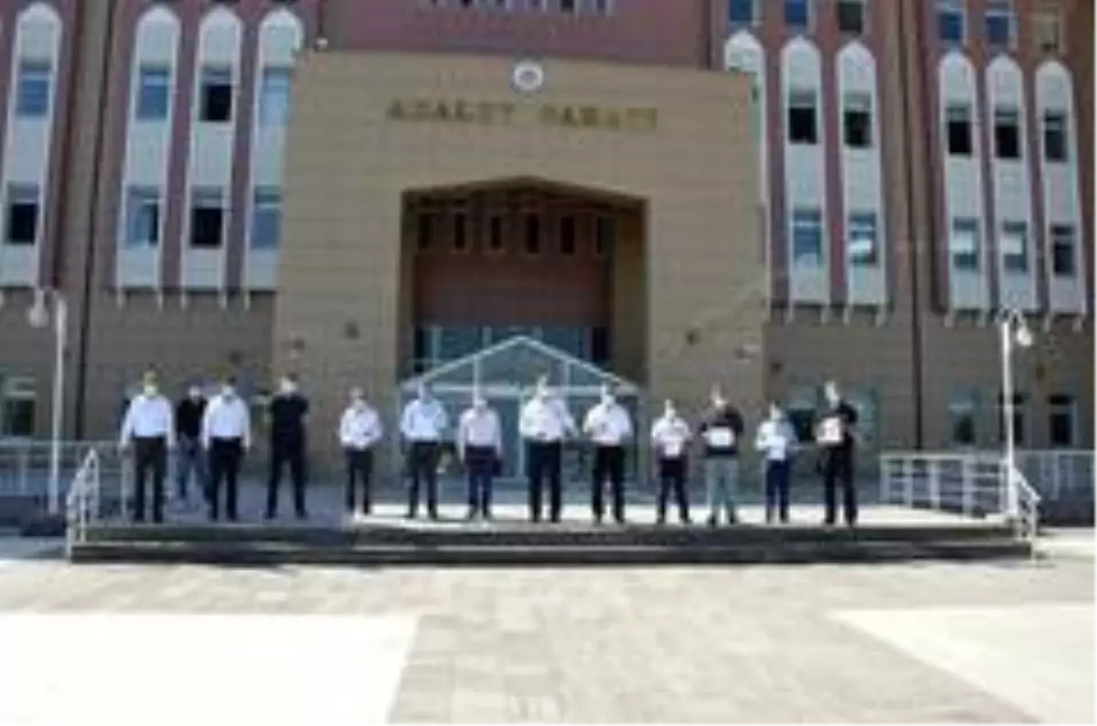 Manisa'dan Erol Mütercimler hakkında suç duyurusu