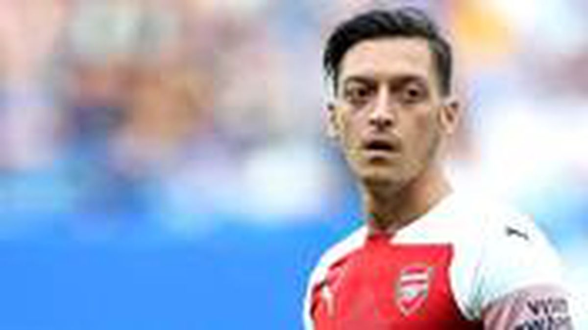 Mesut Özil'den dikkat çeken Tottenham göndermesi: Kupa kazanmak istemiyorsam giderim