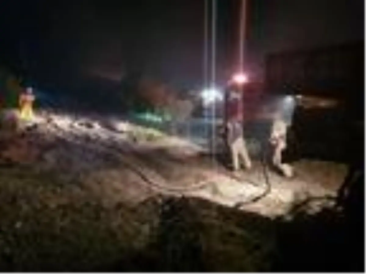 Soma'da çıkan orman yangınında bir mahalle boşaltıldı