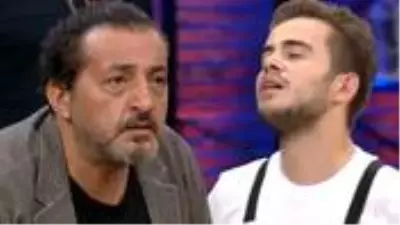 Yemeğini eksik yaptığı için Mehmet Şef'ten azar işiten Furkan, gözyaşları içinde stüdyoyu terk etti Yemeğini eksik yaptığı için Mehmet Şef'ten azar işiten Furkan, gözyaşları içinde stüdyoyu terk etti
