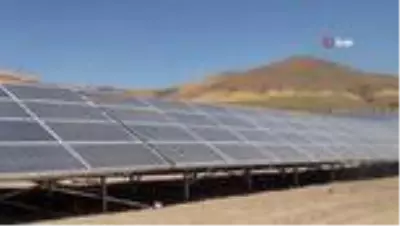 Ahlat Belediyesi 3 bin 500 panelden oluşan güneş enerji üretim tesisi kurdu Ahlat Belediyesi 3 bin 500 panelden oluşan güneş enerji üretim tesisi kurdu