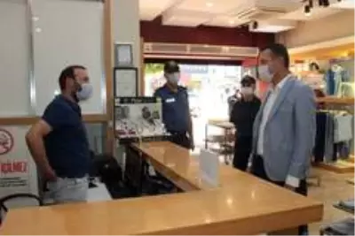 Alanya'daki denetimde Kaymakam Ürkmezer vatandaşları tek tek uyardı Alanya'daki denetimde Kaymakam Ürkmezer vatandaşları tek tek uyardı