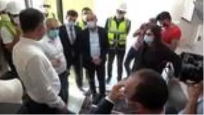 Bakan Kurum, 10 gün sonra hak sahiplerine verilecek konutları inceledi Bakan Kurum, 10 gün sonra hak sahiplerine verilecek konutları inceledi