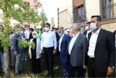 Son dakika haberi! Bakan Kurum: Elazığ ve Malatya'da yapılan işlerin mali tutarı yaklaşık 7 milyar lirayı buluyor' Son dakika haberi! Bakan Kurum: Elazığ ve Malatya'da yapılan işlerin mali tutarı yaklaşık 7 milyar lirayı buluyor'