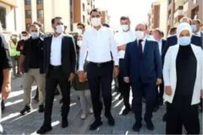 Son dakika haberi! Bakan Kurum: Elazığ ve Malatya'da yapılan işlerin mali tutarı yaklaşık 7 milyar lirayı buluyor' Son dakika haberi! Bakan Kurum: Elazığ ve Malatya'da yapılan işlerin mali tutarı yaklaşık 7 milyar lirayı buluyor'