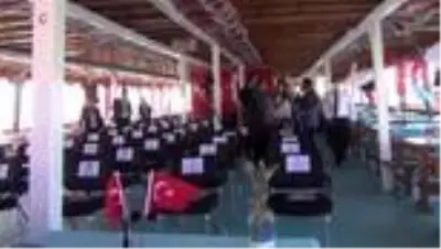 Balıkesir Büyükşehir Belediye Meclis toplantısı Ege Denizi'nde teknede yapıldı Balıkesir Büyükşehir Belediye Meclis toplantısı Ege Denizi'nde teknede yapıldı