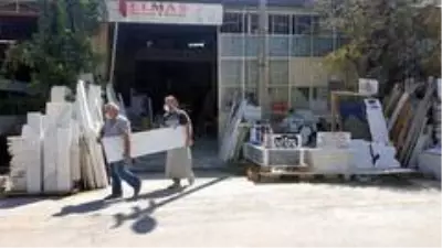 Tedbirlere uymayanlara mezar taşına yazdığı uyarıyla seslendi: Bize iş çıkartmayın Tedbirlere uymayanlara mezar taşına yazdığı uyarıyla seslendi: Bize iş çıkartmayın