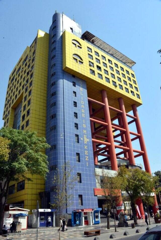 Kahramanmaraş'taki dünyanın en saçma binasına 30 milyon liraya talipli çıktı