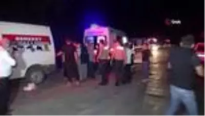 Kalp krizi geçiren sürücü otomobiliyle karşıdan gelen minibüsle kafa kafaya çarpıştı: 1 ölü 1 yaralı Kalp krizi geçiren sürücü otomobiliyle karşıdan gelen minibüsle kafa kafaya çarpıştı: 1 ölü 1 yaralı