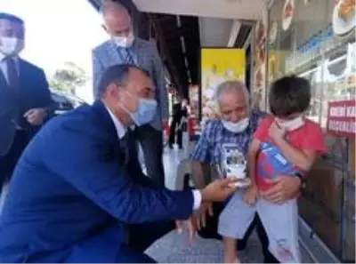 Sakarya'da maske takmayan kişilere ilginç ceza Sakarya'da maske takmayan kişilere ilginç ceza