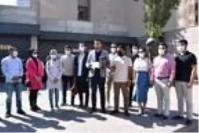 AK Parti İzmir İl Gençlik Kolları'ndan Erol Mütercimler'e suç duyurusu