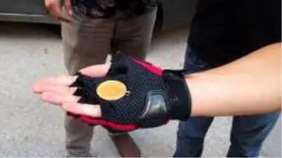 8 bin TL değerindeki altını çalıp kaçan hırsız, yakalanınca kuyumcuya yalvardı 8 bin TL değerindeki altını çalıp kaçan hırsız, yakalanınca kuyumcuya yalvardı