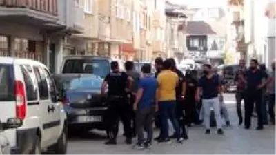 8 bin TL değerindeki altını çalıp kaçan hırsız, yakalanınca kuyumcuya yalvardı 8 bin TL değerindeki altını çalıp kaçan hırsız, yakalanınca kuyumcuya yalvardı