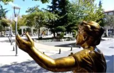 Avcılar'da parklar yenilenmeye devam ediyor Avcılar'da parklar yenilenmeye devam ediyor
