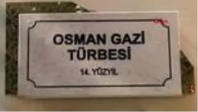 Bursa'da, Osman ve Orhan Gazi türbelerinde 'Sancak nöbeti' başladı Bursa'da, Osman ve Orhan Gazi türbelerinde 'Sancak nöbeti' başladı