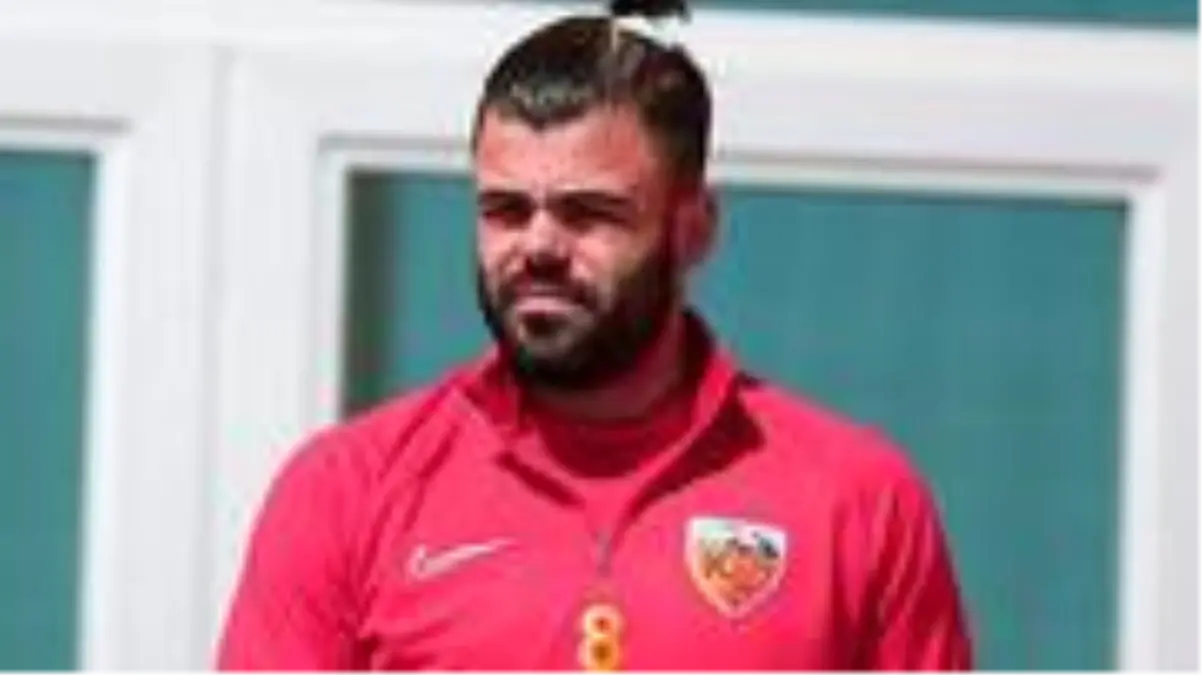 Hasan Hüseyin Acar kimdir? Hasan Hüseyin Acar kaç yaşında nereli? Hasan Hüseyin Acar hangi pozisyonda oynuyor? Hasan Hüseyin Acar hangi takımlarda oyn