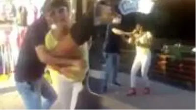 Maske takmamak için polise direnen kadına hemcinsinden tepki: Polis kadınsın diye duruyor, ben parçalarım seni Maske takmamak için polise direnen kadına hemcinsinden tepki: Polis kadınsın diye duruyor, ben parçalarım seni