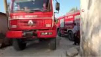Son dakika haberi! Nazilli'deki yangını taşıdıkları sularla söndürmeye çalıştılar Son dakika haberi! Nazilli'deki yangını taşıdıkları sularla söndürmeye çalıştılar