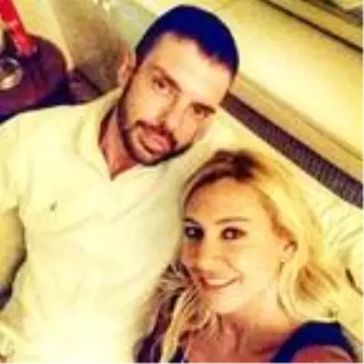 Sürpriz boşanma! 7 yıllık evlilik son buldu Sürpriz boşanma! 7 yıllık evlilik son buldu