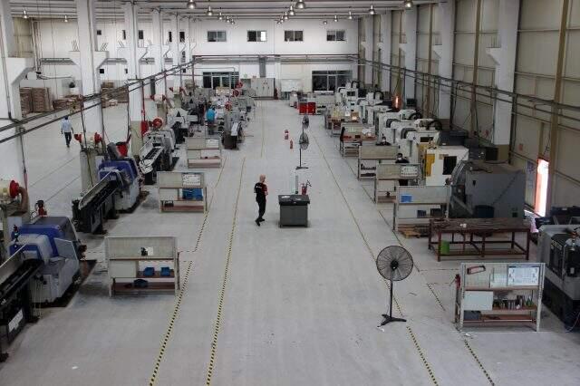 Tanesini 1.250 dolara yurt dışından aldığımız akıllı omurga vidaları artık Manisa'da üretilip ihraç ediliyor