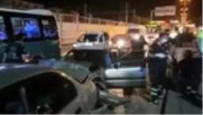 Başkent'te zincirleme kaza : 4 yaralı Başkent'te zincirleme kaza : 4 yaralı