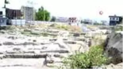Beylikdüzü'nde tarihi bir kanal kalıntısı tespit edildi Beylikdüzü'nde tarihi bir kanal kalıntısı tespit edildi