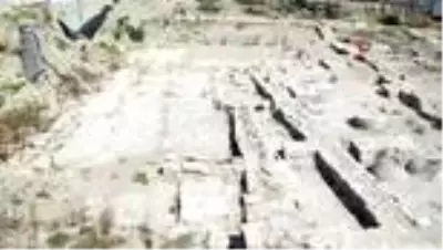 Beylikdüzü'nde tarihi bir kanal kalıntısı tespit edildi Beylikdüzü'nde tarihi bir kanal kalıntısı tespit edildi