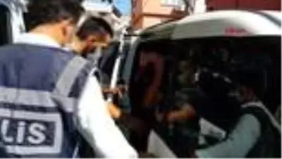 BURSA Cezaevinden çıktılar, 4 buçuk kilo uyuşturucuyla yakalandılar BURSA Cezaevinden çıktılar, 4 buçuk kilo uyuşturucuyla yakalandılar