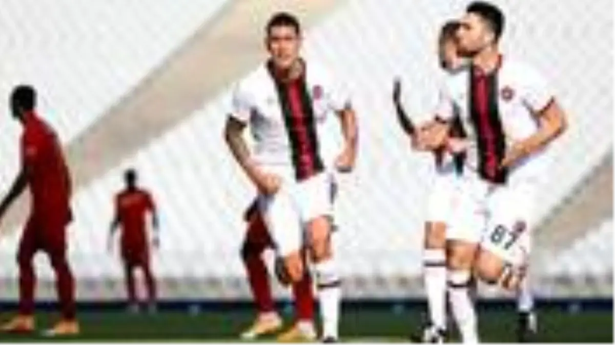 Fatih Karagümrük, evinde Yeni Malatyaspor'u 3-0 mağlup etti