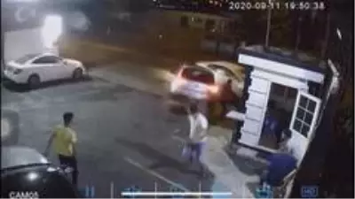Feci kazada ölümden saniyelerle kurtuluş kamerada Feci kazada ölümden saniyelerle kurtuluş kamerada