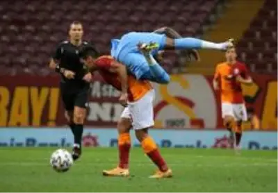Galatasaray sezona galibiyetle başladı Galatasaray sezona galibiyetle başladı