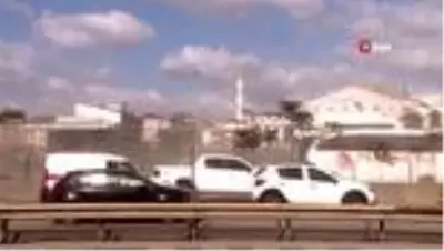 Kadıköy'de çimento santralinin bacası patladı: E 5'te toza dumana büründü Kadıköy'de çimento santralinin bacası patladı: E 5'te toza dumana büründü