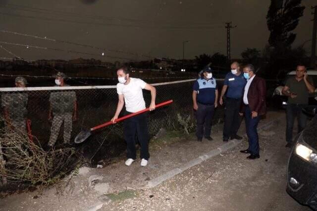 Polatlı'da etkili olan kum fırtınası günlük yaşamı olumsuz etkiledi Polatlı'da etkili olan kum fırtınası günlük yaşamı olumsuz etkiledi
