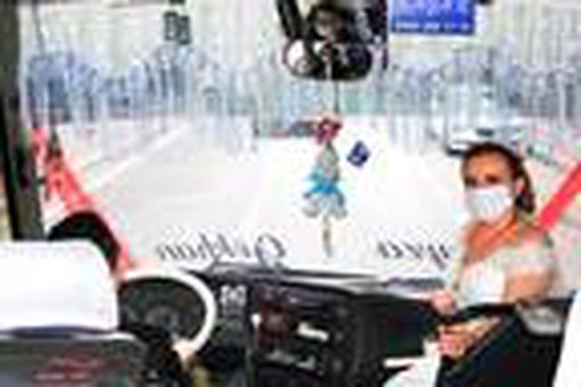 Servis midibüsünü gelin arabası yapmak isteyen şoförün hayali gerçek oldu