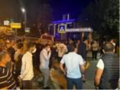 SERVİSÇİLERDEN İBB BİNASI ÖNÜNDE EYLEM SERVİSÇİLERDEN İBB BİNASI ÖNÜNDE EYLEM