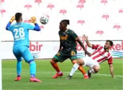 Süper Lig: Sivasspor: 0 Alanyaspor: 1 Süper Lig: Sivasspor: 0 Alanyaspor: 1