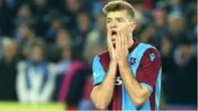 Trabzonspor'da Alexander Sörloth krizi! Maça saatler kaldı, telefonları açmıyor Trabzonspor'da Alexander Sörloth krizi! Maça saatler kaldı, telefonları açmıyor