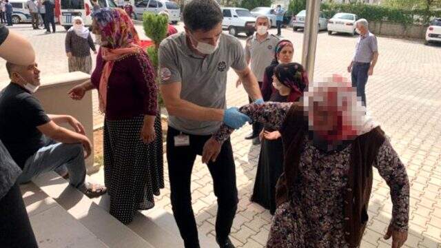 'Cenazeyi kim defnedecek' kavgasında ortalık savaş alanına döndü