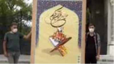 Charlie Hebdo'nun İslam'ı hedef alan çizimleri yeniden yayımlaması protesto edildi Charlie Hebdo'nun İslam'ı hedef alan çizimleri yeniden yayımlaması protesto edildi