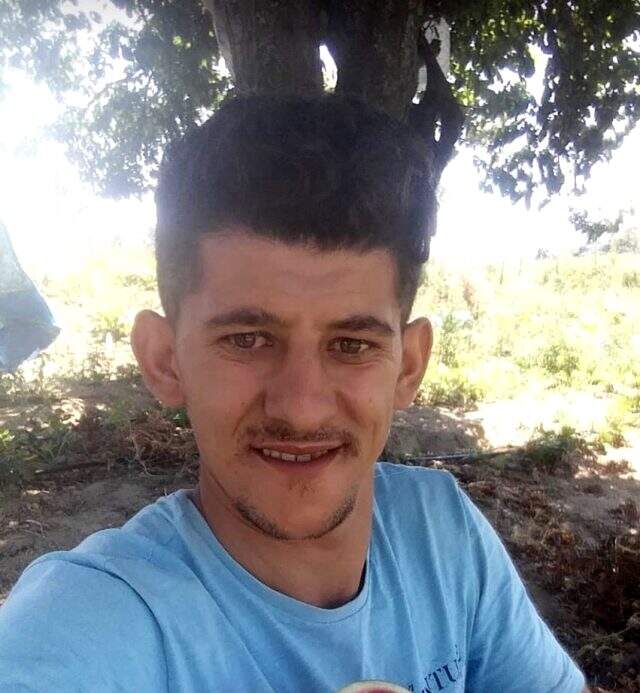 Devrilen traktörün altında kalan genç hayatını kaybetti
