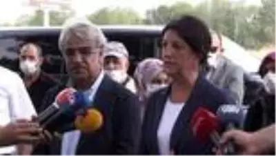 HDP Eş Genel başkanları Buldan ve Sancar, Demirtaş ve Zeydan ile görüştü HDP Eş Genel başkanları Buldan ve Sancar, Demirtaş ve Zeydan ile görüştü