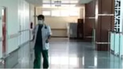 Son dakika haberi | 'Koluna maskeyi takanların solunum cihazına bağlandığını görünce üzülüyoruz' Son dakika haberi | 'Koluna maskeyi takanların solunum cihazına bağlandığını görünce üzülüyoruz'