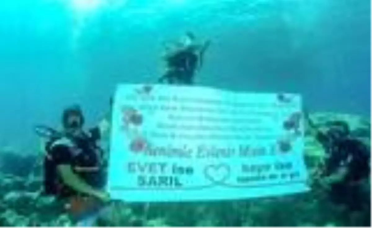 KONYA Su altında evlenme teklifi