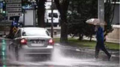 Meteoroloji'den 15 il için sağanak ve gök gürültülü sağanak uyarısı Meteoroloji'den 15 il için sağanak ve gök gürültülü sağanak uyarısı