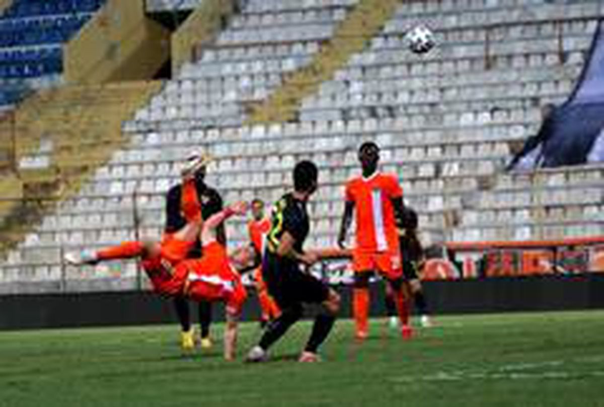 TFF 1. Lig: Adanaspor: 0 İstanbuspor: 0 (İlk yarı sonucu)