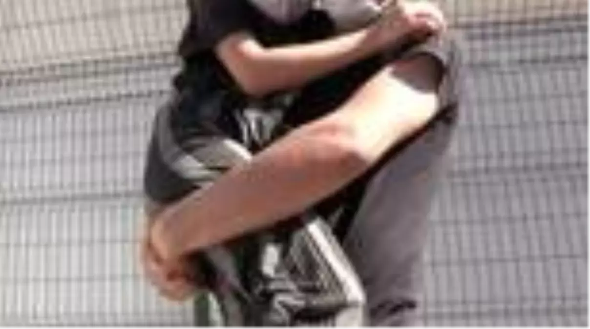 Yunan askerinin 8 yaşındaki Gazin'i sınırda plastik mermiyle yaraladığı iddiası