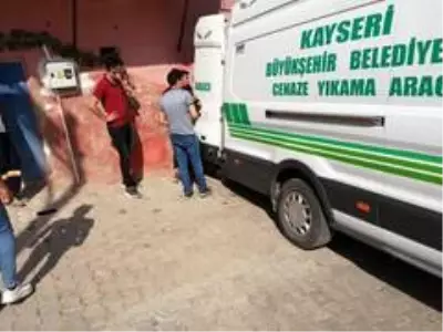 21 yaşındaki genç tabanca ile intihar etti 21 yaşındaki genç tabanca ile intihar etti