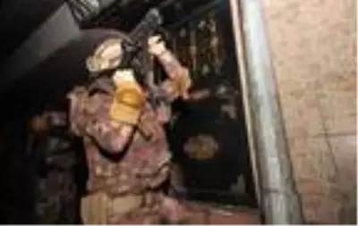 7 ilde FETÖ'nün askeri yapılanmasına operasyon: 12 gözaltı 7 ilde FETÖ'nün askeri yapılanmasına operasyon: 12 gözaltı