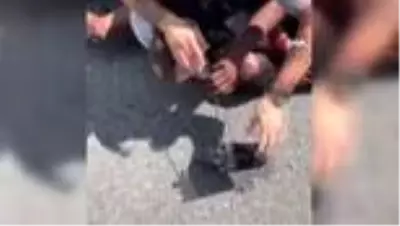 Son dakika haberleri! - ABD yine ırkçı polis şiddetiyle gündemde- Amerikan polisi yere yatırdığı siyahiyi defalarca... Son dakika haberleri! - ABD yine ırkçı polis şiddetiyle gündemde- Amerikan polisi yere yatırdığı siyahiyi defalarca...
