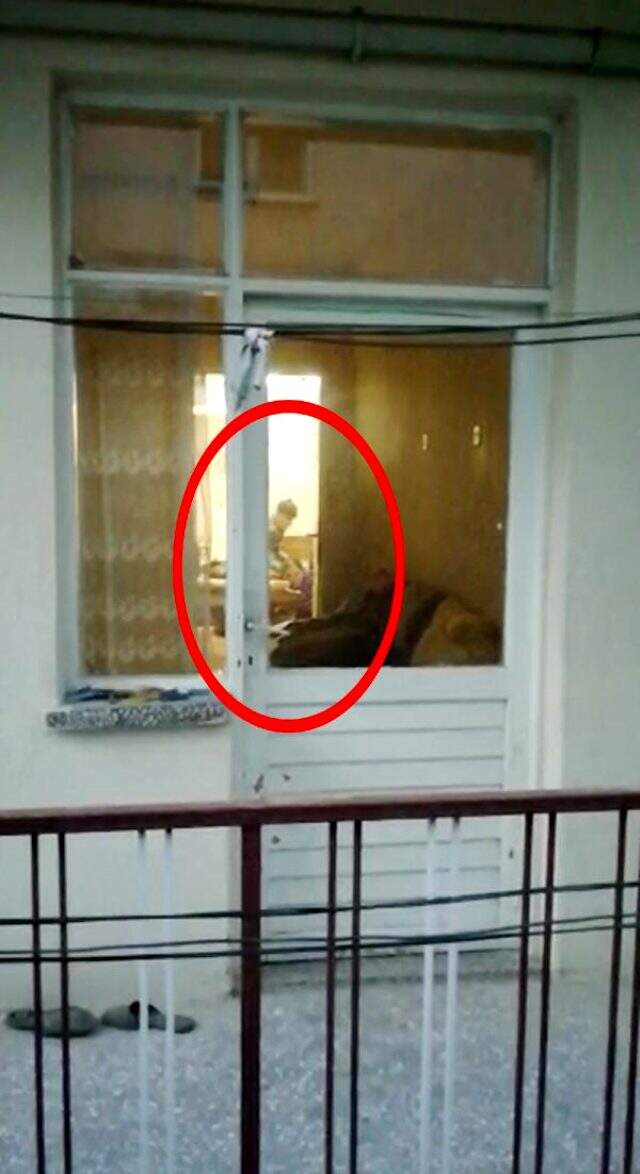 Acımasız baba, engelli çocuğunu sandalyeyle darp etti